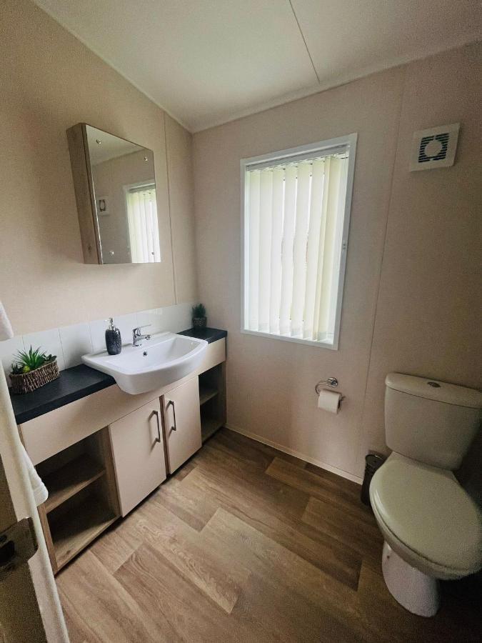 Rowan Lodge With Hot Tub Malton Extérieur photo